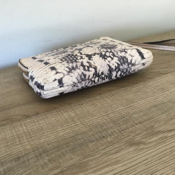 Coach Madison Double Corner Zip Snakeskin Python Embossed Wristlet EUC - Picture 7 of 8